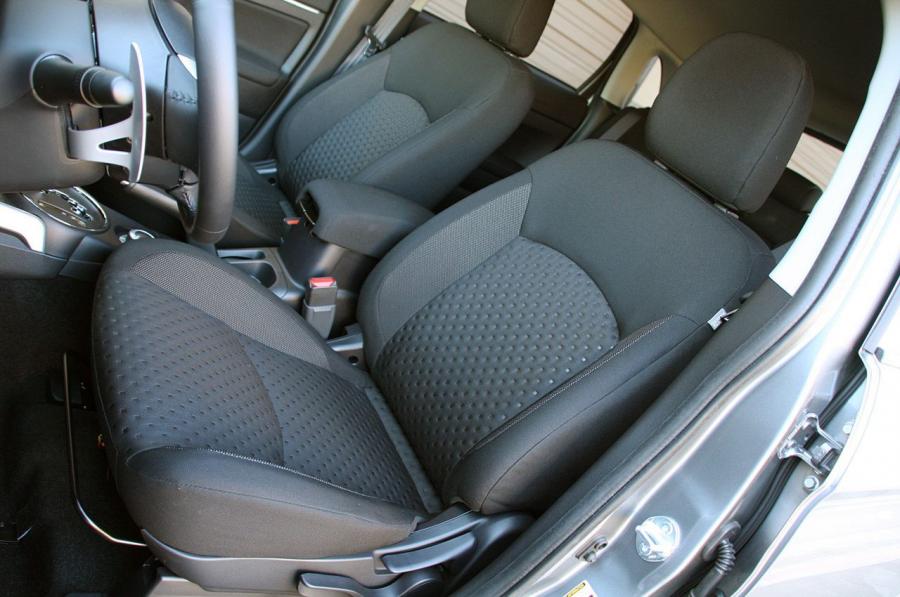  Mitsubishi Outlander Sport 2011 года  (фото 25 из 49)